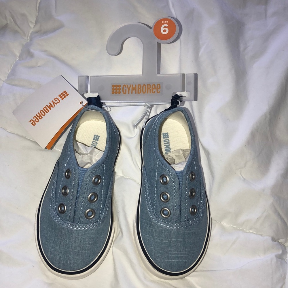 Gymboree boy shoes size 6